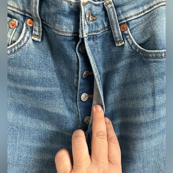 {Re/Done} 90’s High-Rise Ankle Crop Distressed Jeans, NWT sz 28 - Picture 10 of 10